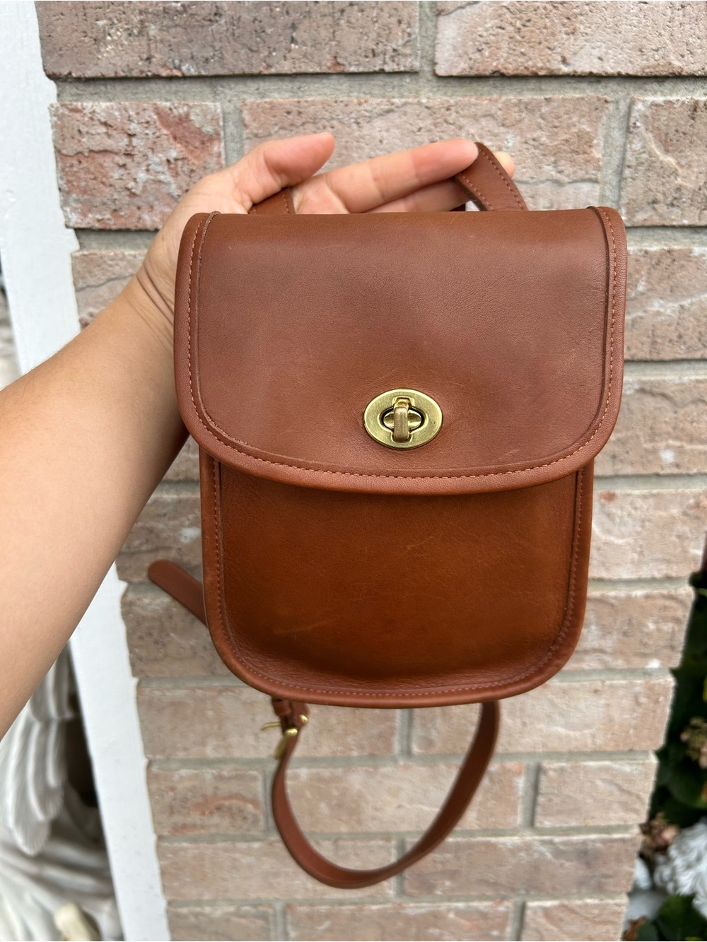 Vintage Coach Small Sidepack in British Tan leather